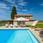 Vila Spacious Country With Private Pool