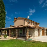 Spacious Country With Private Pool Villa