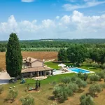 Villa Spacious Country With Private Pool
