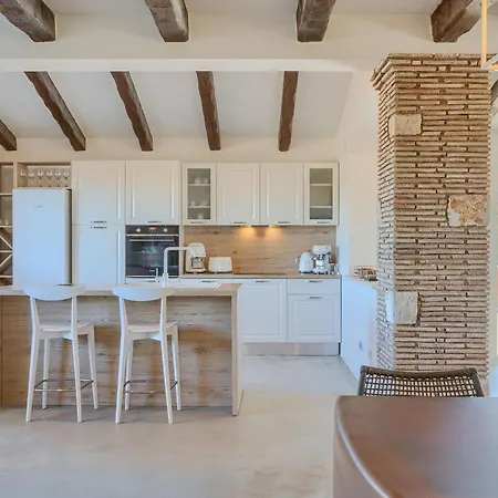 Vila Spacious Country With Private Pool