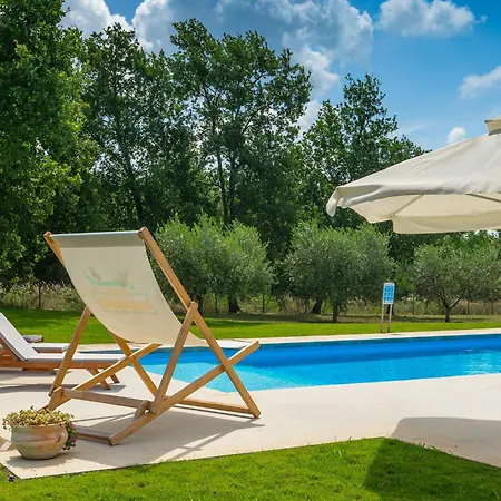 Spacious Country With Private Pool Vila *