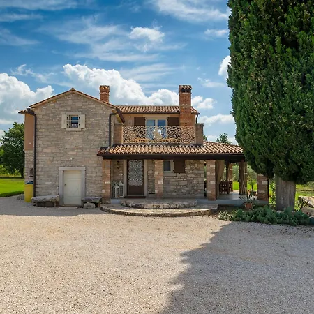 Villa Spacious Country With Private Pool Tar-Vabriga