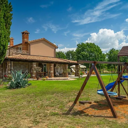 Spacious Country With Private Pool Vila *