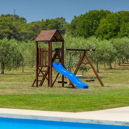 Spacious Country With Private Pool ヴィラ
