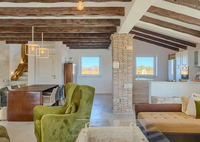 Villa Spacious Country With Private Pool Tar-Vabriga