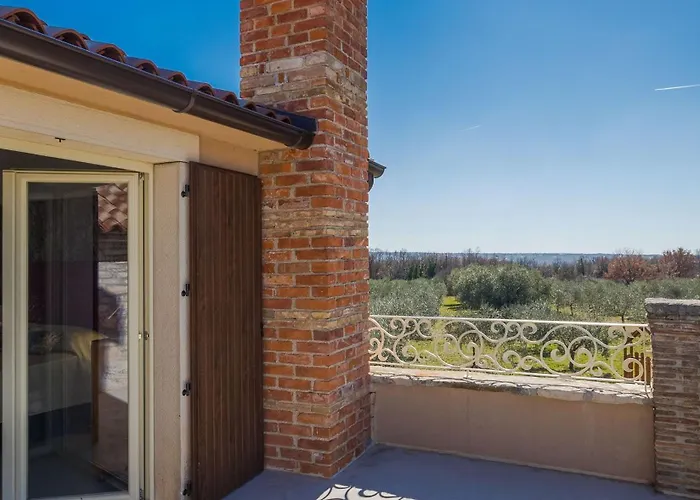 Spacious Country With Private Pool Villa