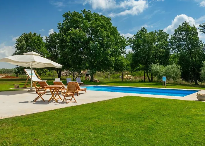 Villa Spacious Country With Private Pool Tar-Vabriga