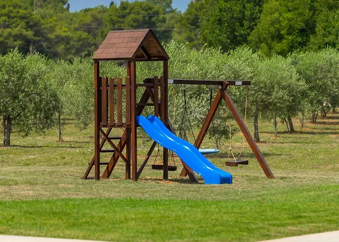 Spacious Country With Private Pool Villa