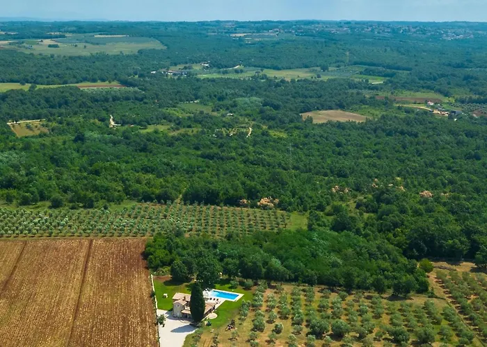 Villa Spacious Country With Private Pool